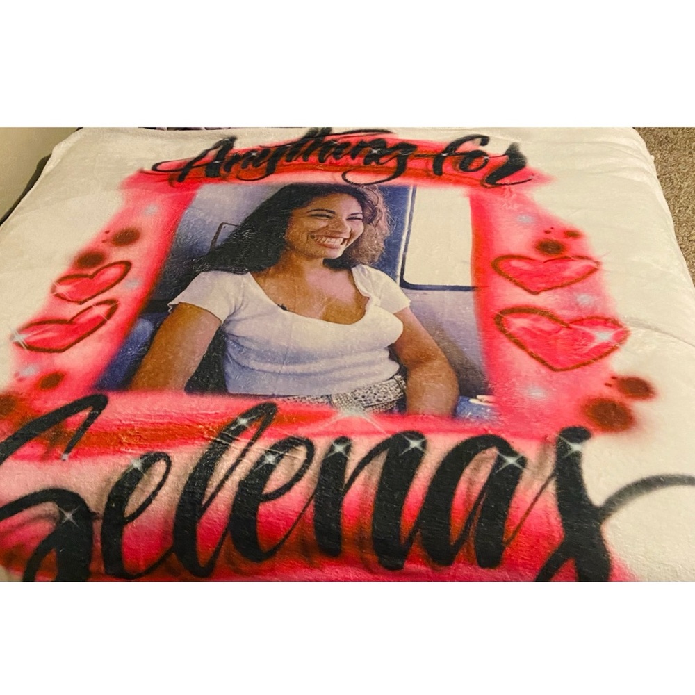 Selena Quintanilla blanket